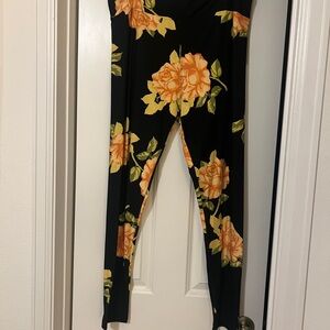 LuLaRoe Floral Black Leggings with Orange Roses TC2